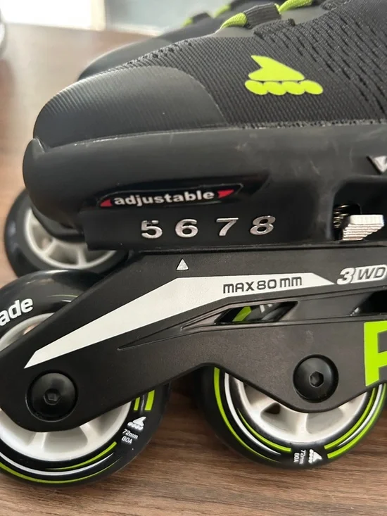 Rollerblade Microblade Inline Skate for Boys Adj. Size 5-8 - Picture 5 of 9